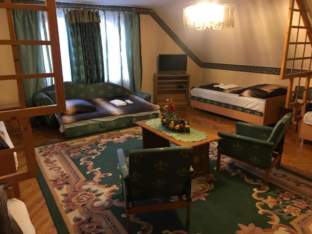 Brassoi Vendeghaz 호텔 미슈콜츠 외부 사진
